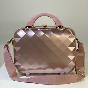 Triforce Beauty Case